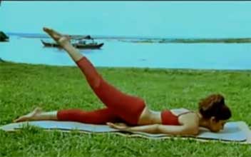 Ardha shalabh asana